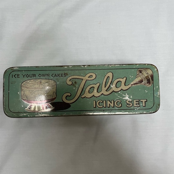 Tala vintage icing set-has nozzle and ten tips-made in England - Picture 2 of 7